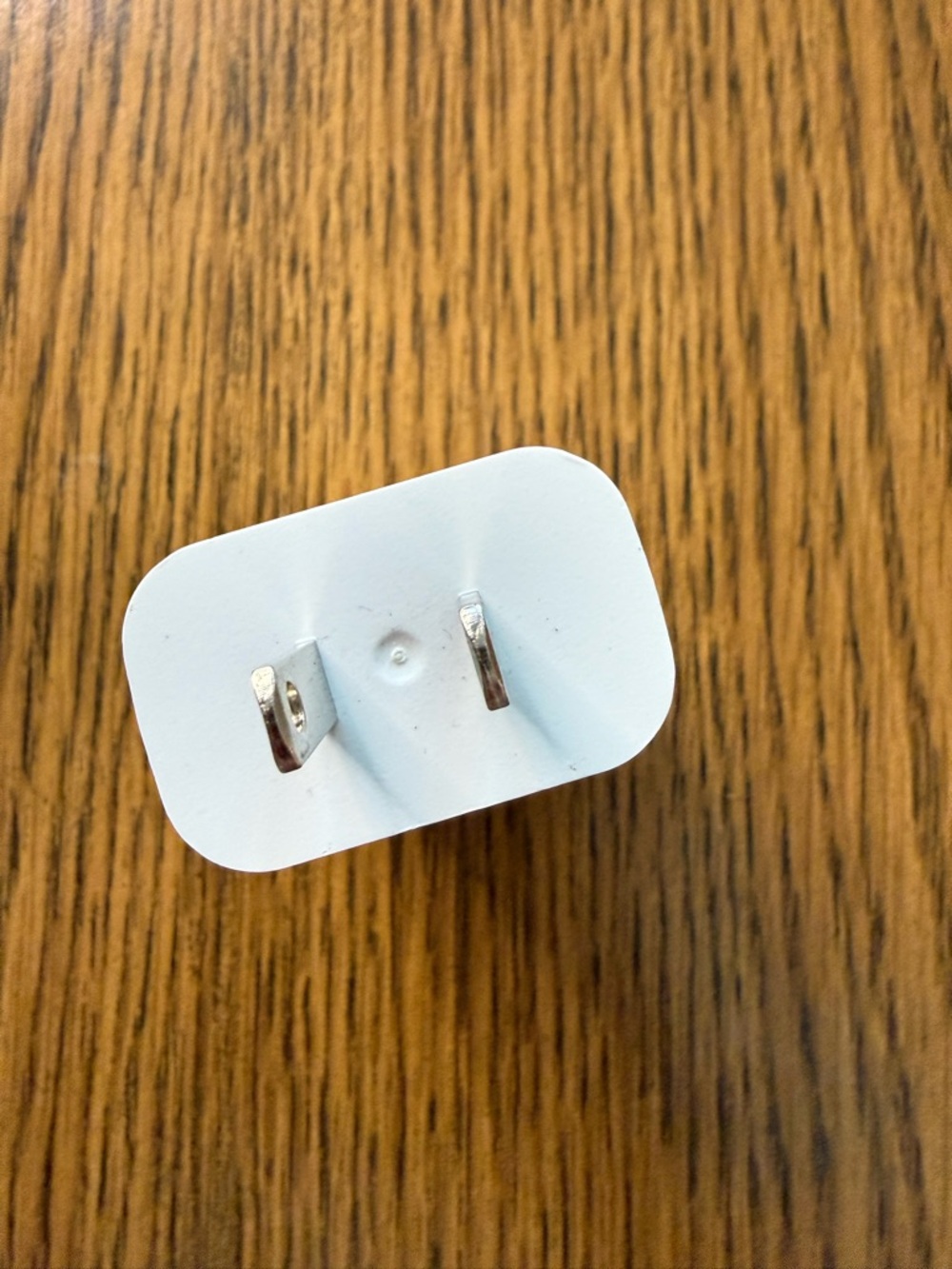 Philips White USB Wall Charger 100-240V - 50/60Hz, 3.5W - Picture 4 of 4